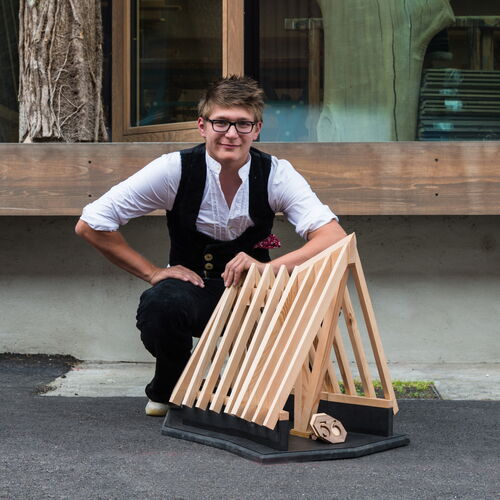 Jan Bänninger mit seinem Modell